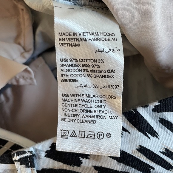 White House Black Market Shorts - Picture 6 of 6